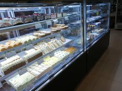 面包甜点陈列柜-蜂蝶来饼店(拱北总店)