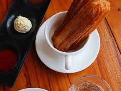 糖霜油条配奶油巧克力酱草莓酱-MAYITA小玛雅墨西哥餐厅(新天地店)