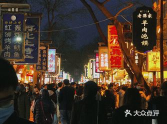 钟情于西安的古韵，无论静谧亦或者喧嚣