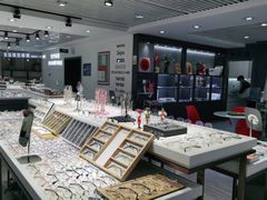 -宏宇眼镜蔡司依视路折扣店(兆佳眼镜城店)