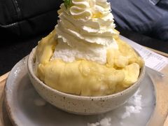 -莓园冰淇淋店