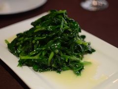 清炒豌豆尖-渝信川菜(工体店)