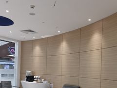 -瑞尔齿科(上海长风大悦城店)