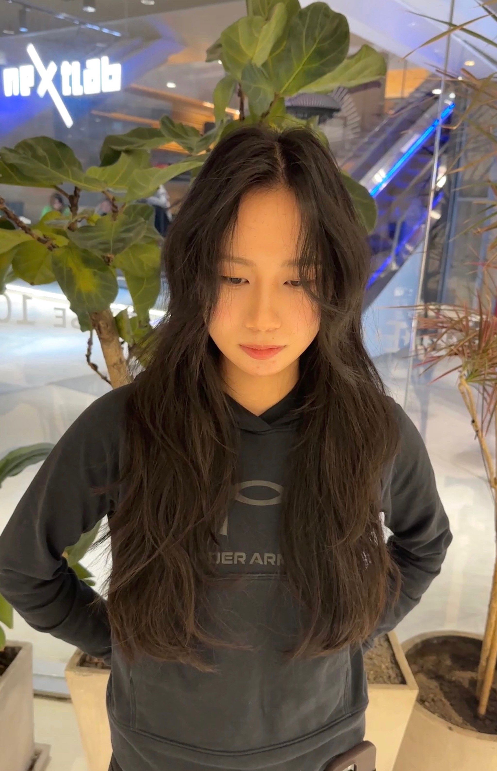 女生长发,随意卷发