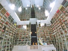 -钟书阁(松江泰晤士小镇店)