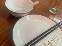 -胡子饮食店