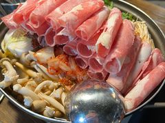 部队锅-MI WU FACTORY米屋美食工厂餐厅(绿地店)