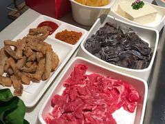 -海底捞火锅鲜切牛肉主题店(长寿路店)