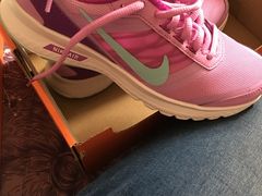 -NIKE上海青浦换季优惠店