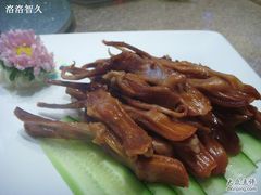 风味酱鸭舌近景-悦隆酒店-中餐厅