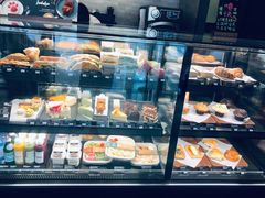 面包甜点陈列柜-星巴克(杭州西湖银泰1F店)