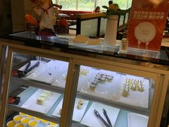 面包甜点陈列柜-比格比萨自助(花园路店)