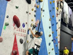 -问山MountQuest攀岩馆