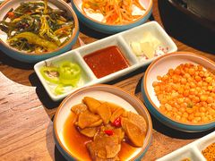 -明洞阿姨·韩式酱蟹烤肉·创意料理(三元桥店)