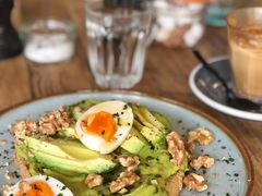 牛油果煮蛋吐司-RAC BAR(安福路店)