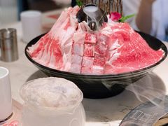 牛肉三重奏-煲宫猪肚鸡(晶品店)
