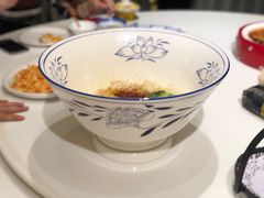 比脸还大的油泼面-宁夏国强手抓羊肉·清真菜(未央路凤三店)