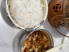 农夫山泉煮的稻花香米饭-成都你六姐·牛肉冒菜·麻辣香锅(长泰广场店)