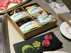 -海底捞火锅(新松江路生日主题店)