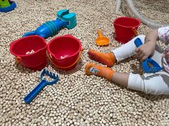 -蓝鲸奇亲子游泳俱乐部