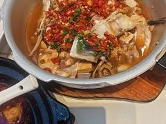-阿瓦山寨·湘菜现炒·剁椒鱼头王(咸阳总店)
