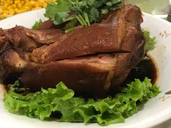 招牌酱猪手-李记饺子·熏酱东北菜(欢乐谷店)