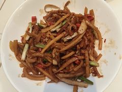 -阿瓦山寨·湘菜现炒·剁椒鱼头王(咸阳总店)