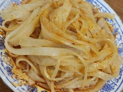 -牡丹广场薛栓子擀面皮大王