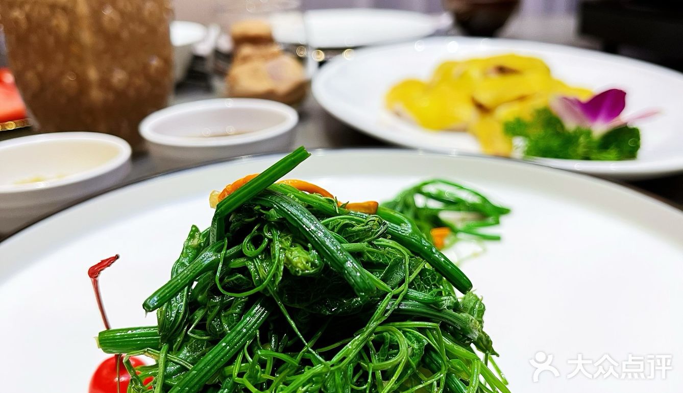 我能说来和宴吃饭特别钟情的是小熊奶茶吗？