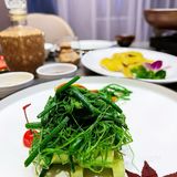 我能说来和宴吃饭特别钟情的是小熊奶茶吗？