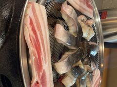 -围炉肉舍•炭烤活鳗•丹东海鲜烤肉(步行街店)