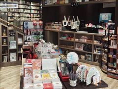 -钟书阁(群光广场店)