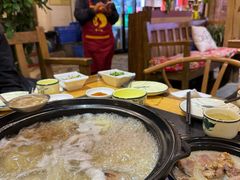 -有一锅·野生菌黑山羊腊排骨火锅(古城北门店)