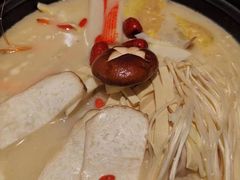-三人行骨头王火锅(长寿店)