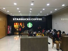 等位区-星巴克(北京中关村北京国际店)