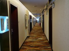 -昆明朗威酒店(昆明站火车站双桥夜市风情街店)