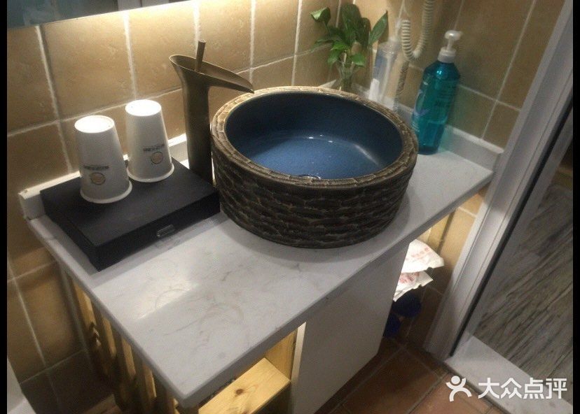 果然挺有意思的。尤其是床的设计