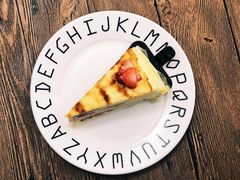 草莓香草千层-卷心卷意·轻甜蛋糕(新光天地店)