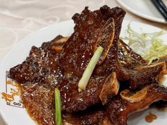 招牌蜜汁牛肋骨-凤城礼记鱼翅海鲜酒家(新马路总店)