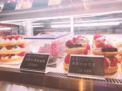 草莓泡芙-KOMUGI 小麦家(新地假日广场店)