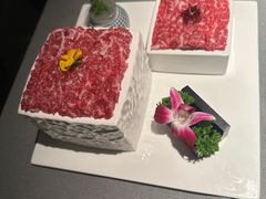 -左庭右院鲜牛肉火锅黑金店(陆家嘴中心店)