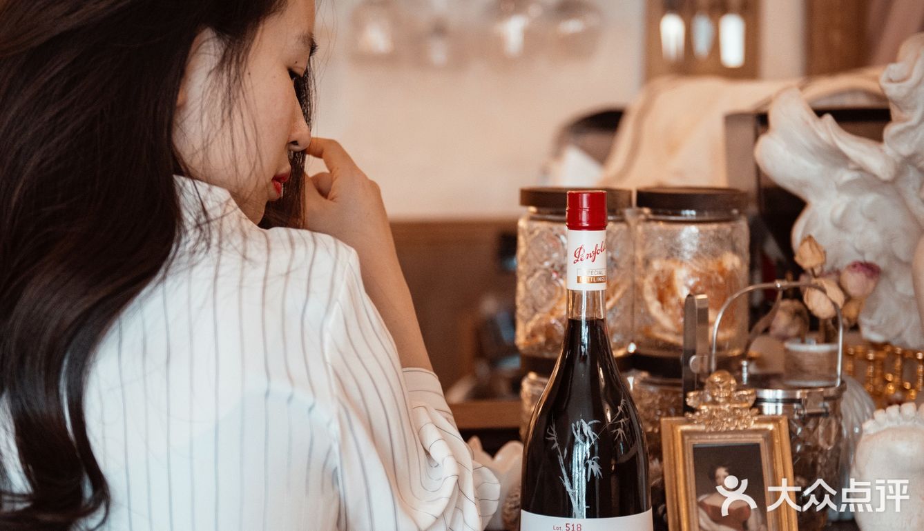 新年小酌，闺蜜就是要一起奔富