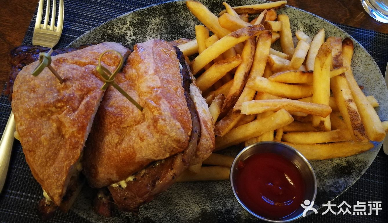 北半球最佳极光观赏地—黄刀镇