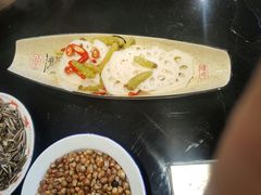 -鱼窝棚柴火铁锅炖(富山屯店)