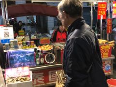 -六合夜市