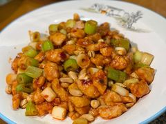 宫爆鸡丁-海碗油泼面·八次方·水库鱼·粘卷子(平谷店)