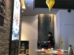 -沪小二炭火蛙锅(淮海中路美食不夜城店)