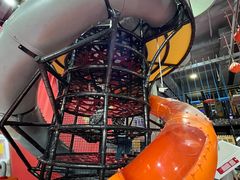 -嗨翻Hi-Fun竞技主题乐园·蹦床亲子生日轰趴(国光1937店)