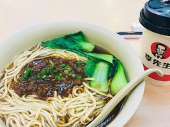-李先生牛肉面大王(上海站南广场店)