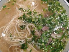 招牌骨汤牛肉面-西部马华清真兰州牛肉面·烧烤夜市(三里河店)